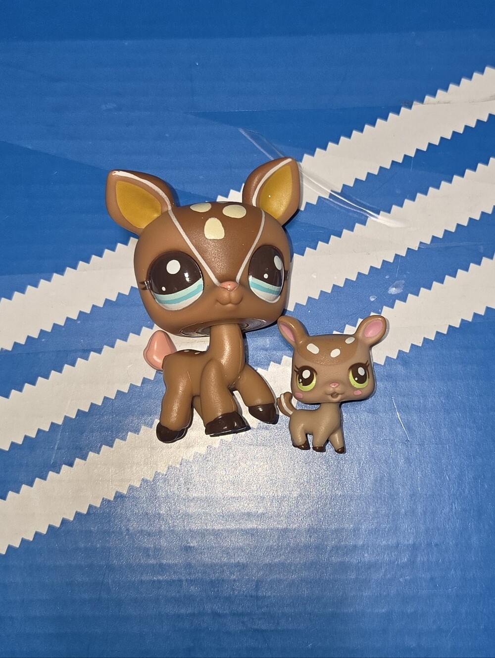 Littlest Pet Shop LPS Mommy Brown Deer Figurine Set - Brown